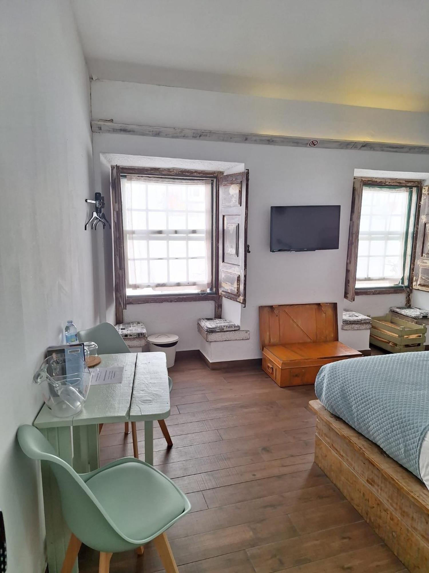 Lovin Book Guesthouse Obidos Bagian luar foto