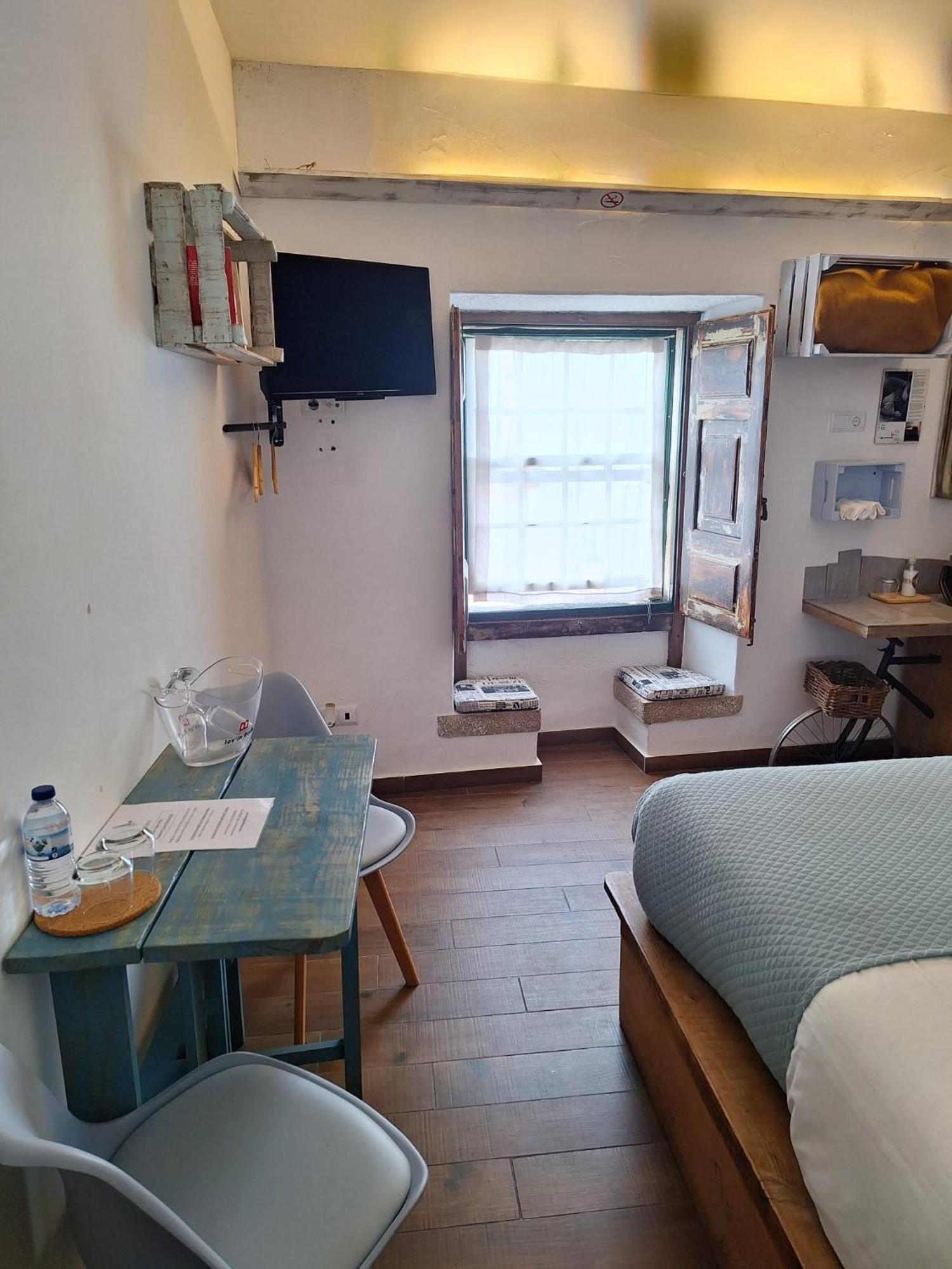Lovin Book Guesthouse Obidos Bagian luar foto