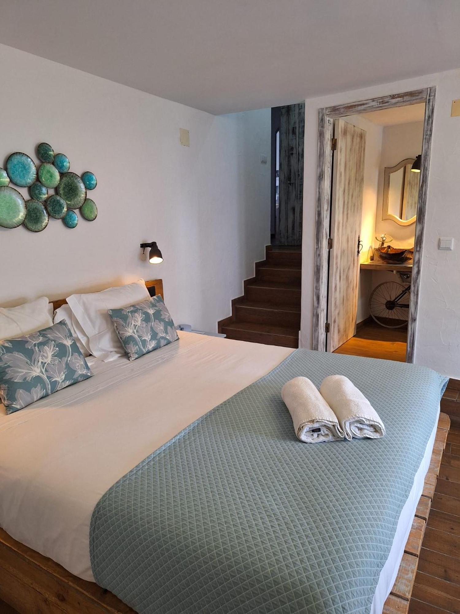 Lovin Book Guesthouse Obidos Bagian luar foto